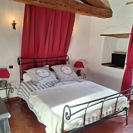 D Hotes Al Castel Appartamento *